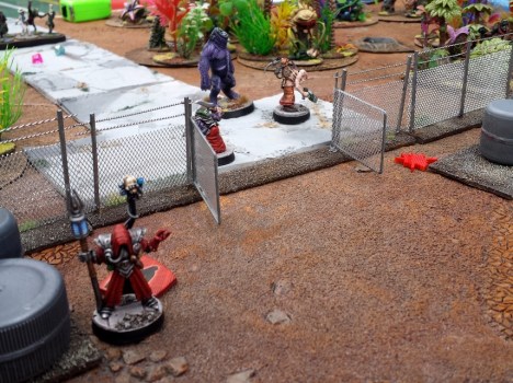 With the irresistible scent of hybrid taste sensation in his nostrils, the hybrids work to lead Cthelleas Greatest Hug Machine away from the Magos, who makes abreak for the landing pad.