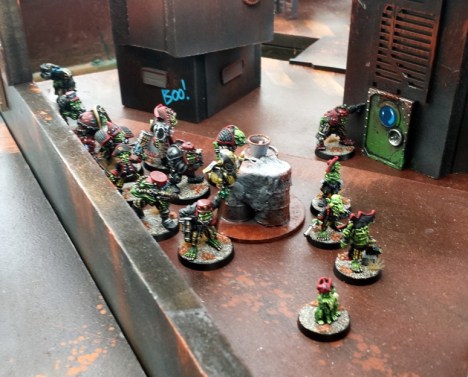 The main body of the greenskins pour in and get stuck into bumping off the cops, which they do with surprising efficiency.