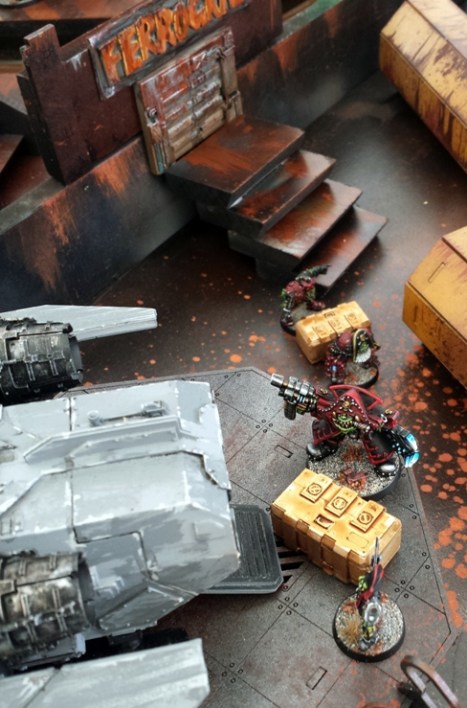 Quartermaster Killgore carries more booty to the launchpad while Kaptin Fiddy dispatches the servitor guard. "I would recommend Ferrograd as a holiday destination suitable for all scurvy dogs with a sense of humour, an' no mistake!" he says.