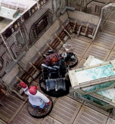 As Bull is attacked yet again by the tenacious Freeway, Voidstrom decides that it is time to initiate the rite of Claw-Plach and leaps at the cyborg with his head fin fully extended.